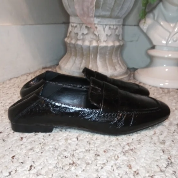 Michael Kors Lena Black Almond Toed Foldable Heel, Slip-On Loafers - Picture 2 of 9